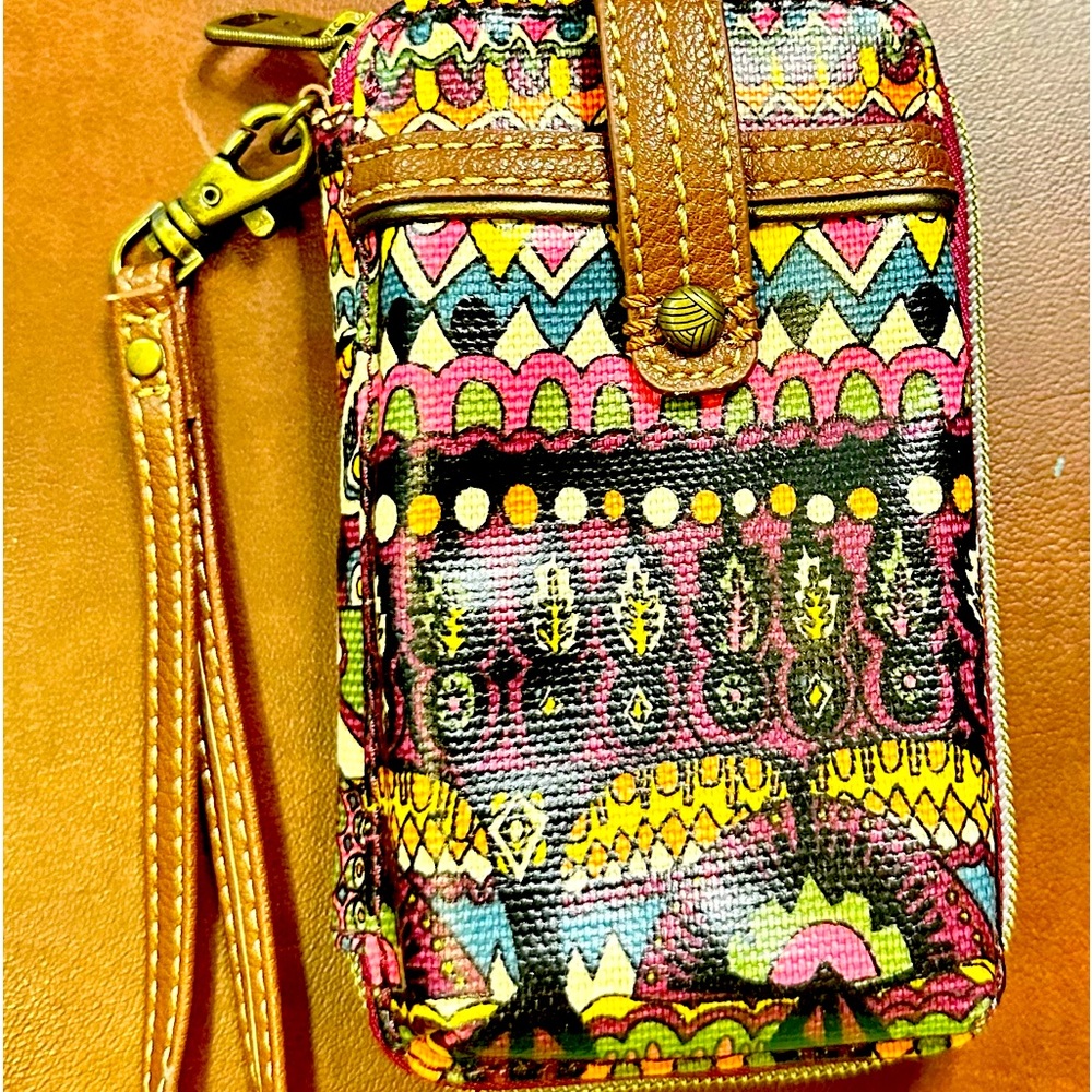 SakRoots Wristlet Convertible To Crossbody